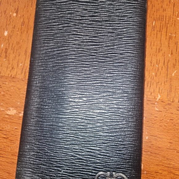 Red Ferragamo Wallet - Picture 3 of 4